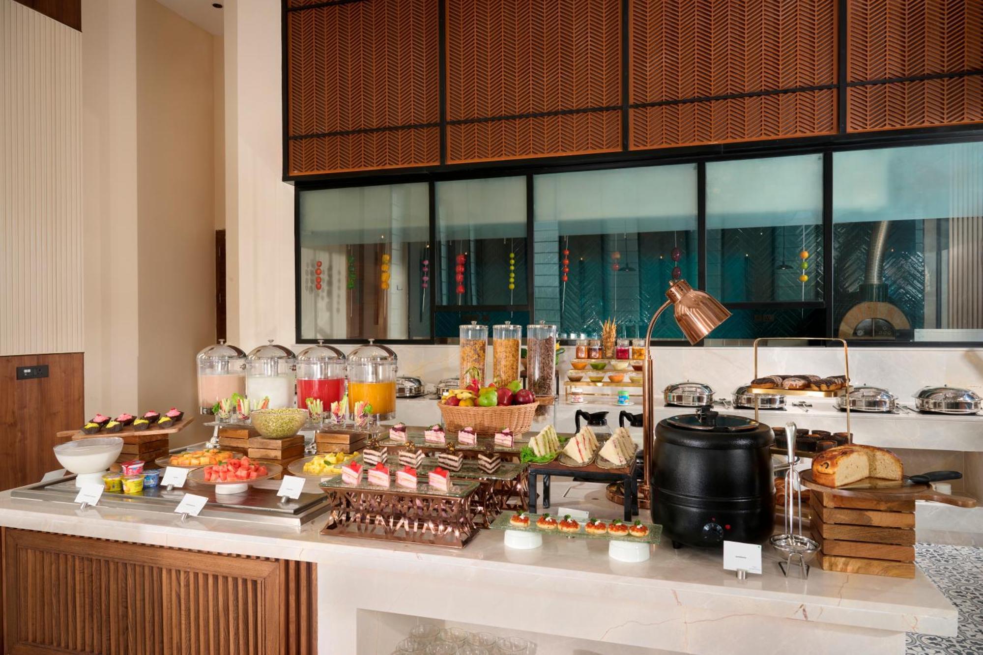 Iris Sarovar Portico Gurgaon Exterior foto