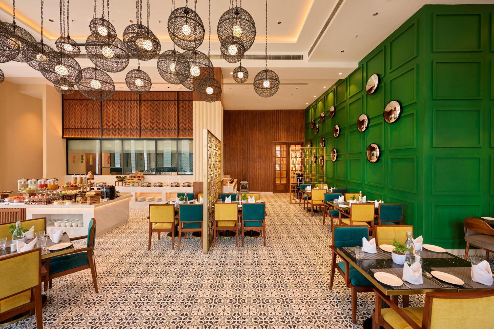 Iris Sarovar Portico Gurgaon Exterior foto