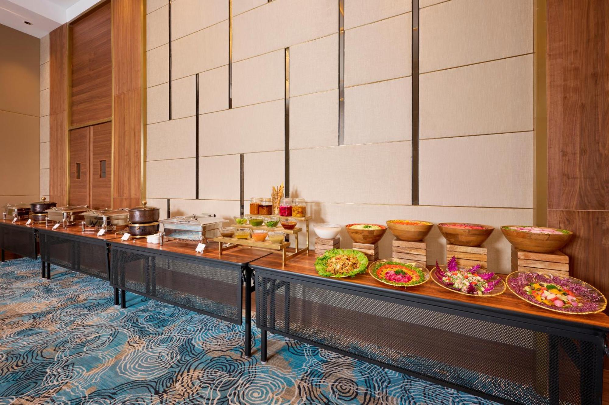 Iris Sarovar Portico Gurgaon Exterior foto