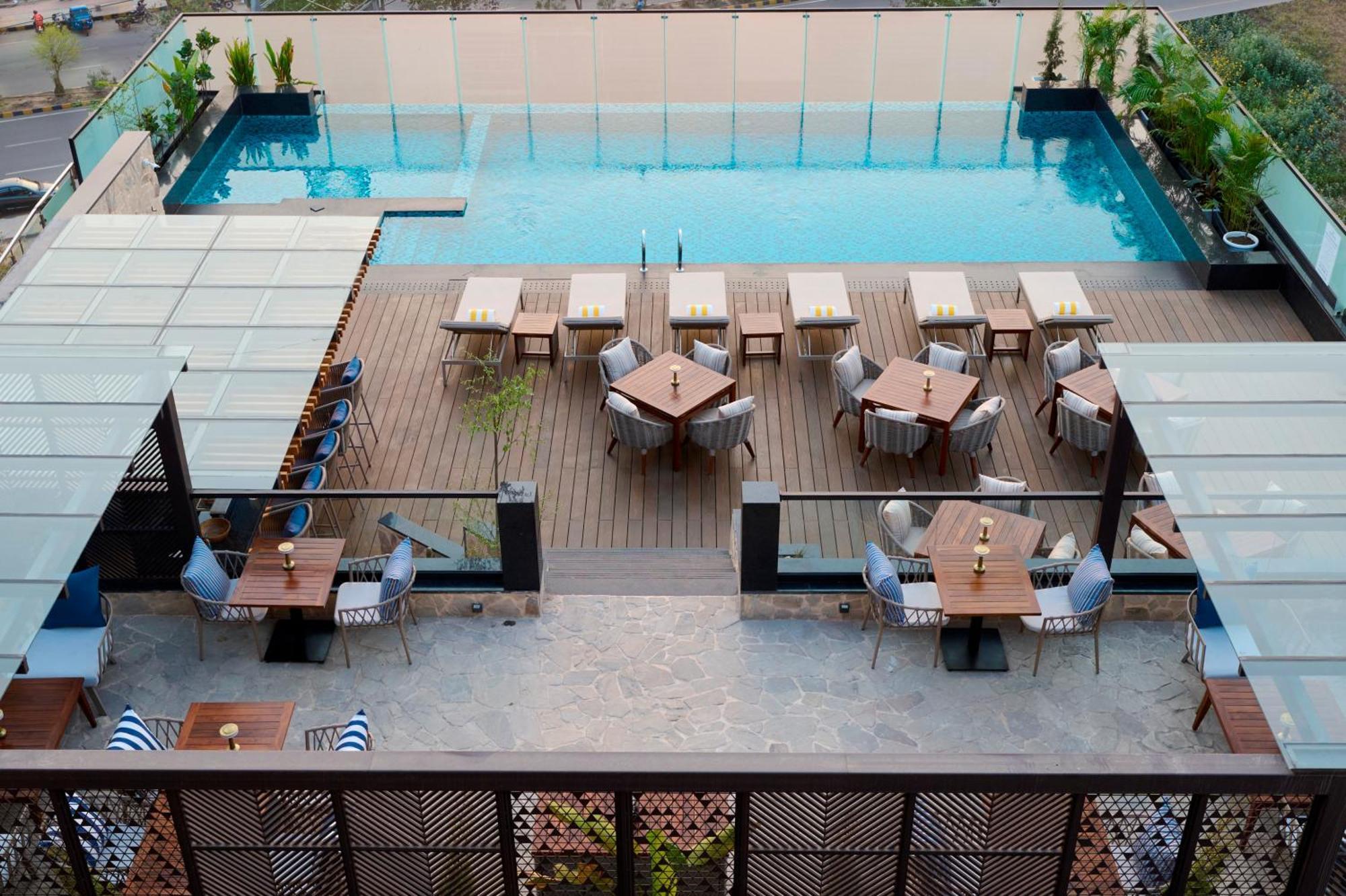 Iris Sarovar Portico Gurgaon Exterior foto